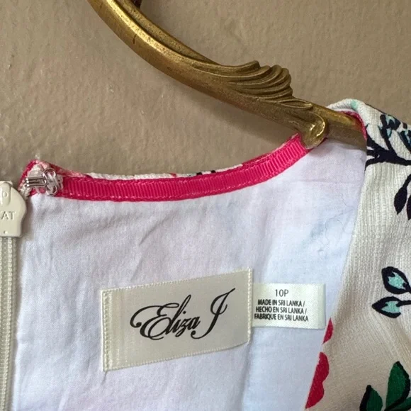 Eliza J Floral Mini Lace Shift Dress - Picture 2 of 5